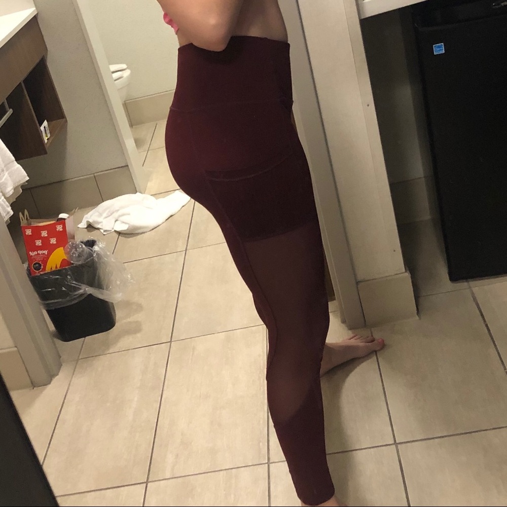 Maroon workout leggings with pockets